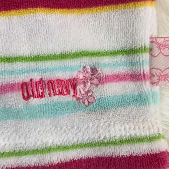 Gently used old navy terry towel short shorts in size 10 - Picture 2 of 6